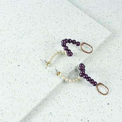 LOLA cream white/purple cotton pearl earrings