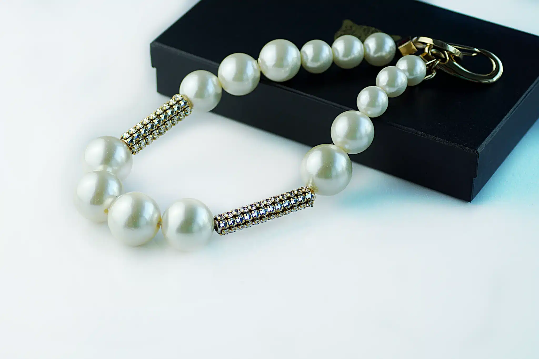 White Big Pearl Necklace with crystals and beads 4 Big Pearl N 7 scaled White Big Pearl Necklace